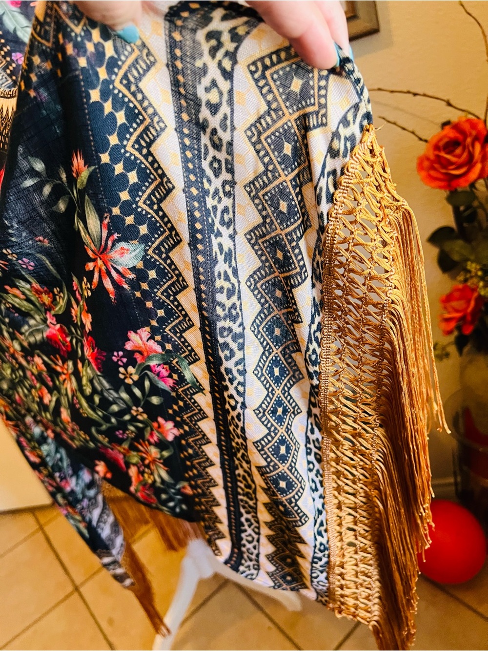 ARATTA NWT Black Floral Fringe Kimono Shrug - Picture 3 of 5